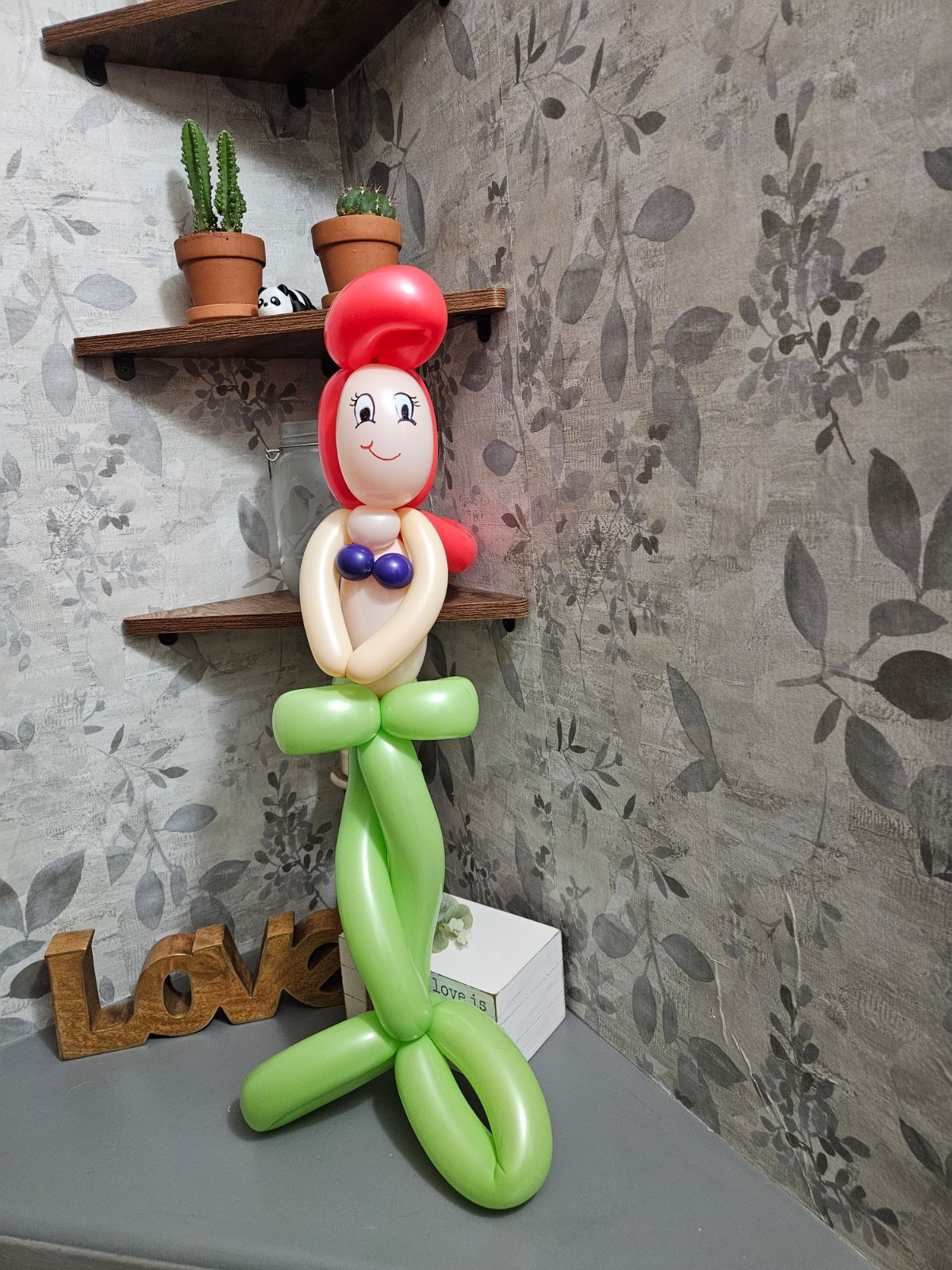little mermaid balloon girl